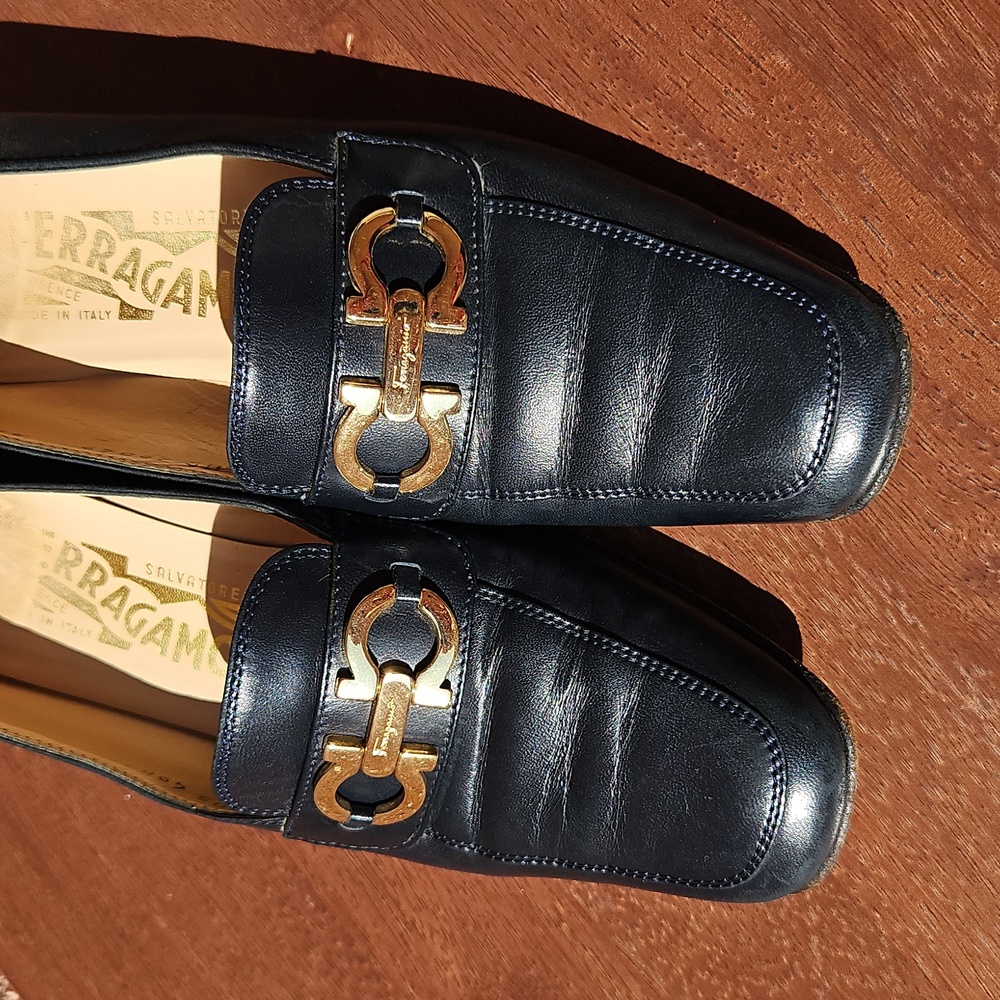 Salvatore Ferragamo Gancini Navy Leather Loafers Size 8 - Picture 2 of 14